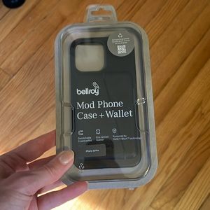 Brand new in box bellroy leather phone case iPhone 13 pro